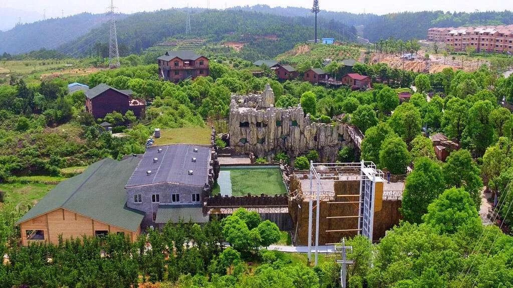 文成天鹅堡山路好开吗_文成天鹅堡旅游攻略_文成天鹅堡好玩吗