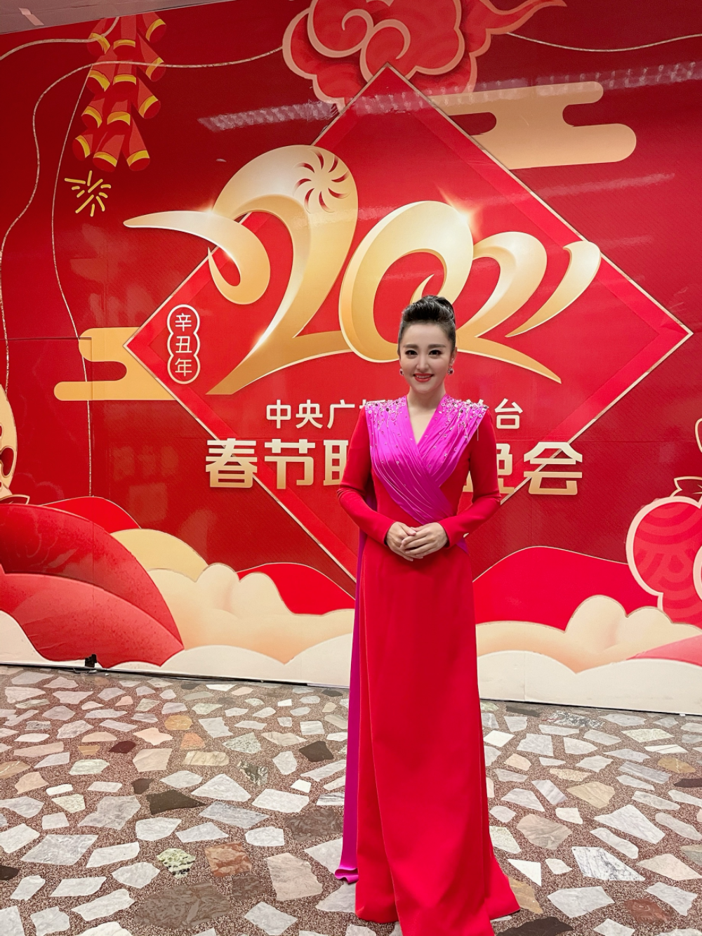 时尚音乐老师简介_时尚音乐老师_音乐老师穿搭