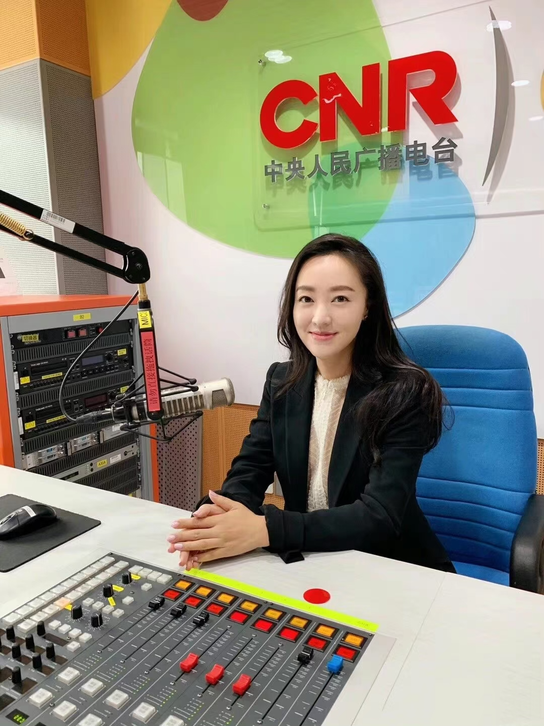 时尚音乐老师简介_时尚音乐老师_音乐老师穿搭