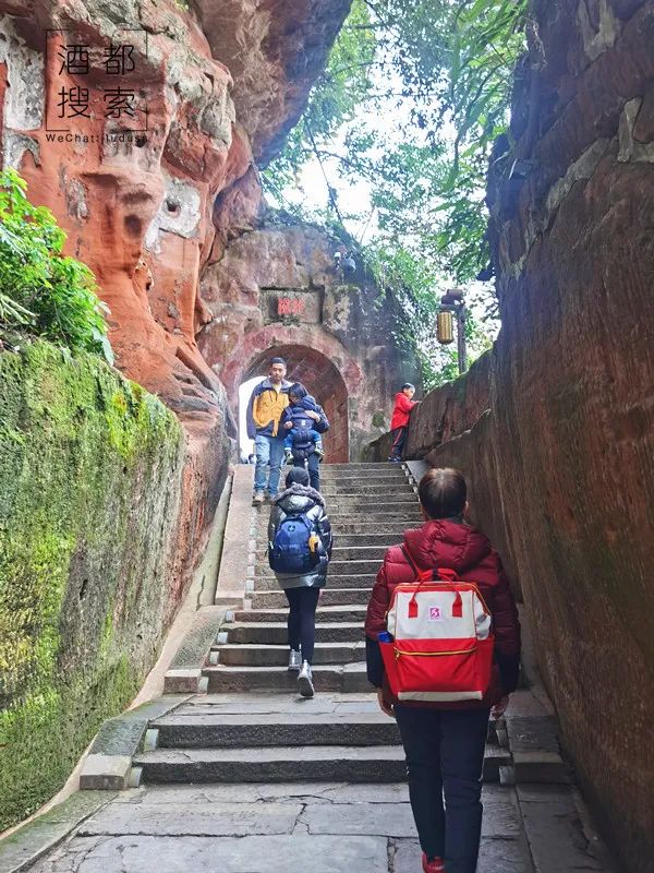 峨眉山天景区天气预报_峨眉山2天旅游攻略_峨眉山旅游天气