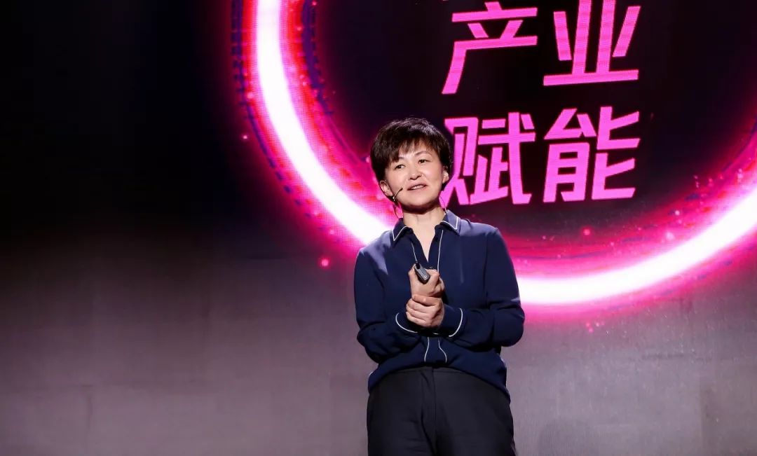 接收风云纪录片3_风云纪录20150509_时尚风云录 纪录片