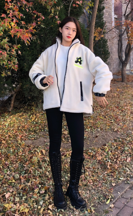 百搭小黑裤_夏日小黑裤怎么搭配_小黑裤 时尚