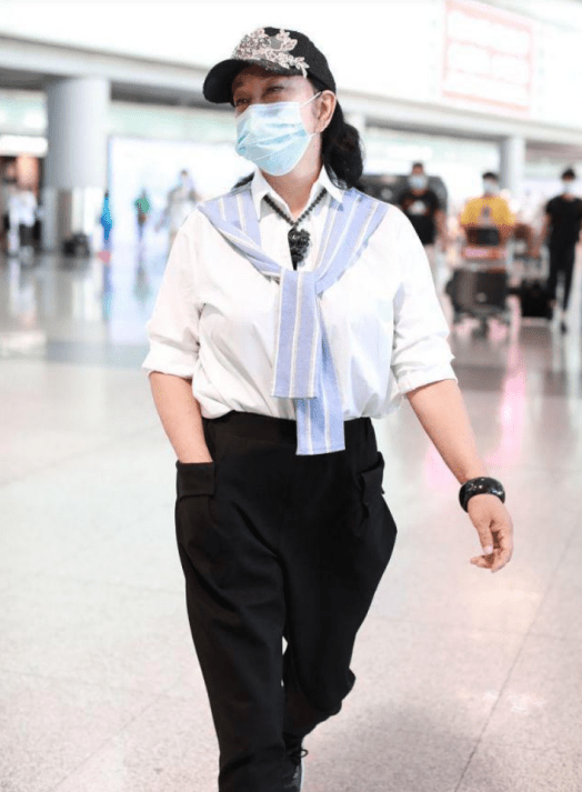 百搭小黑裤_小黑裤 时尚_小黑裤的搭配