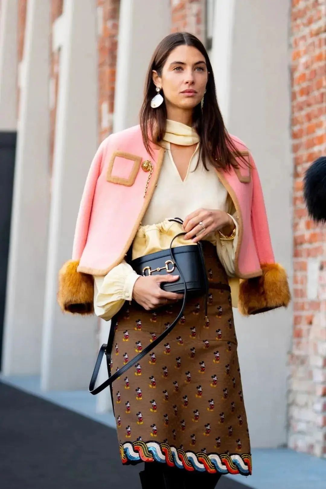 2024时尚毛衣-毛衣时尚品牌(图14) 毛衣时尚款_2024时尚毛衣_毛衣时尚品牌