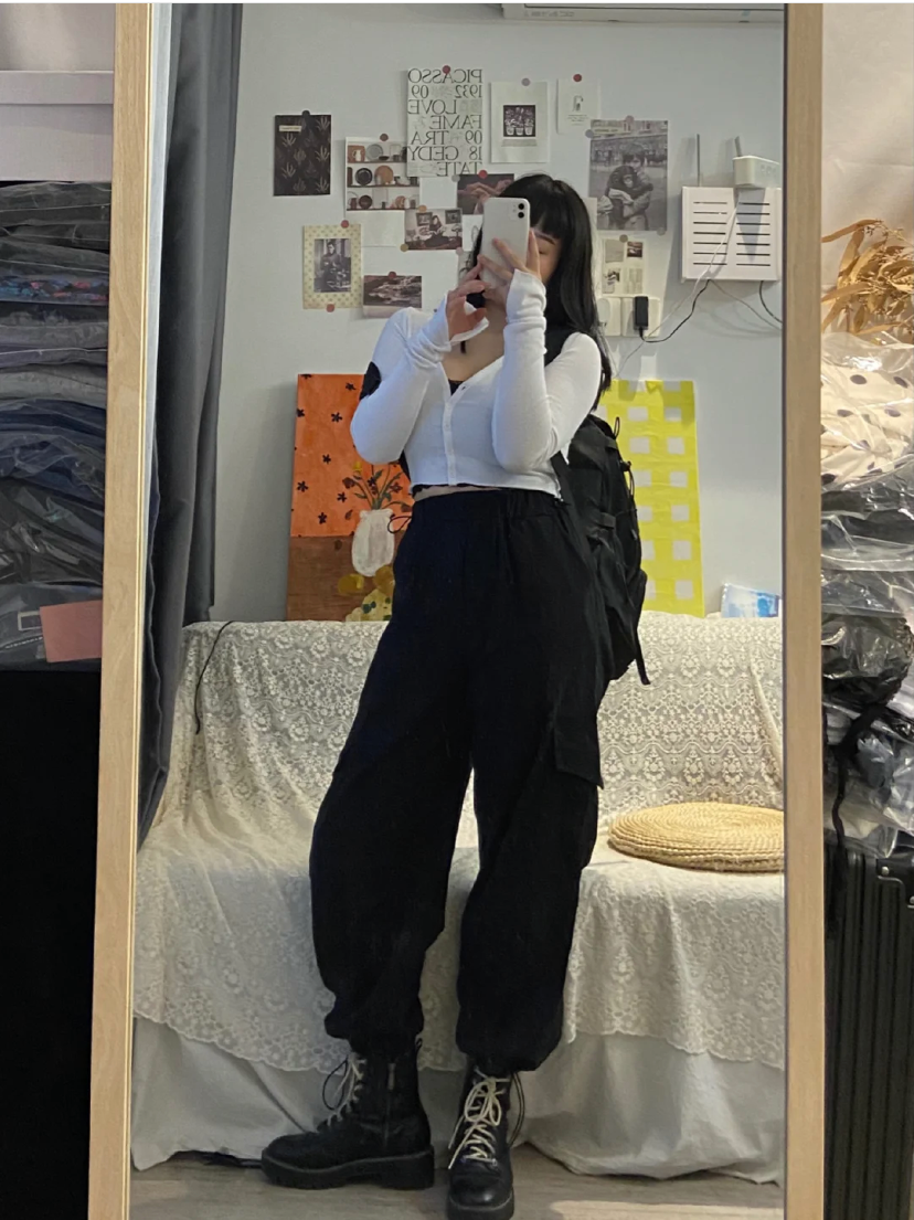 女孩穿的很时尚_时尚女孩穿搭_穿着时尚的女生给人什么感觉