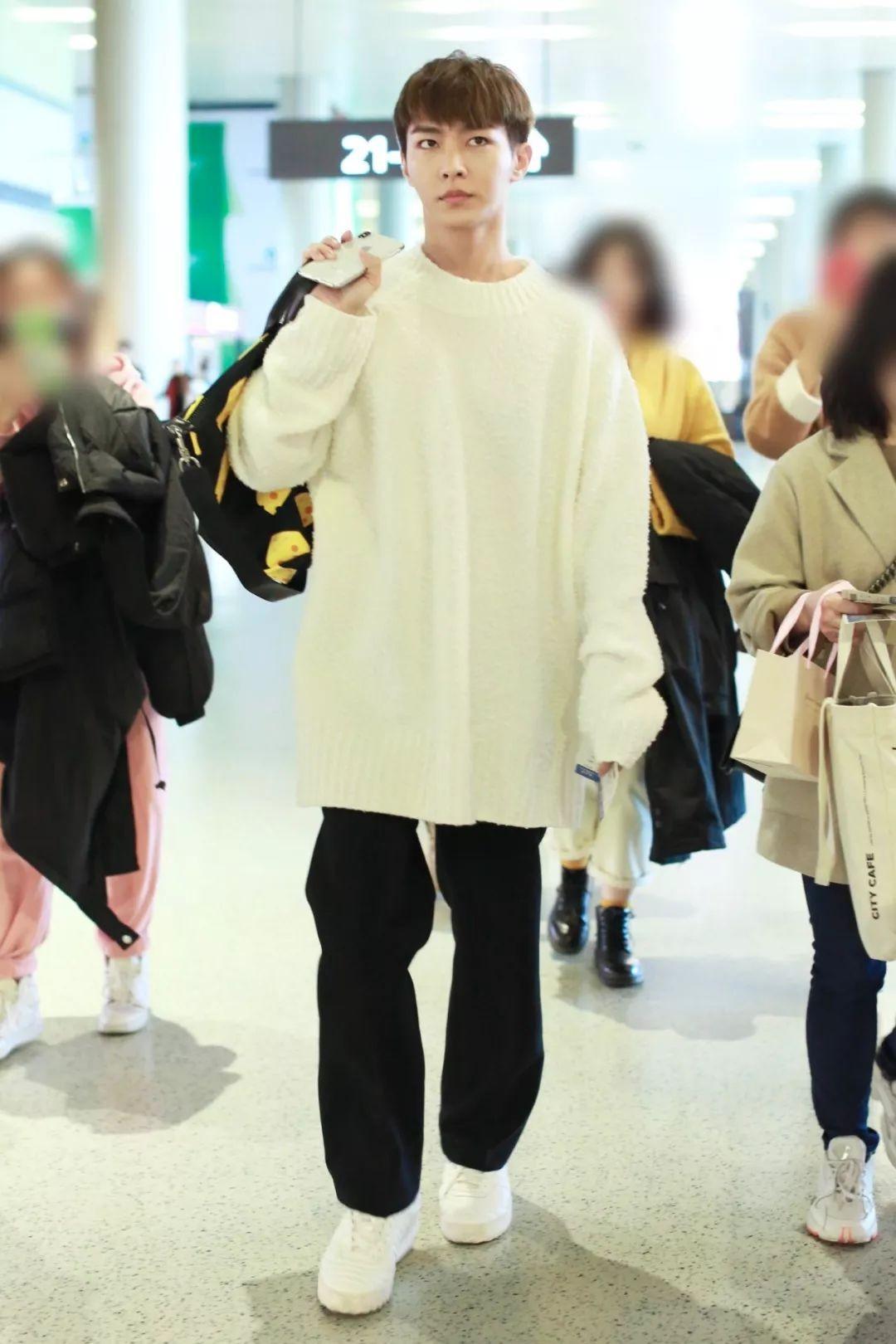 鞋休闲搭配时尚男装图片_休闲鞋搭配什么衣服好看男_男休闲鞋时尚搭配