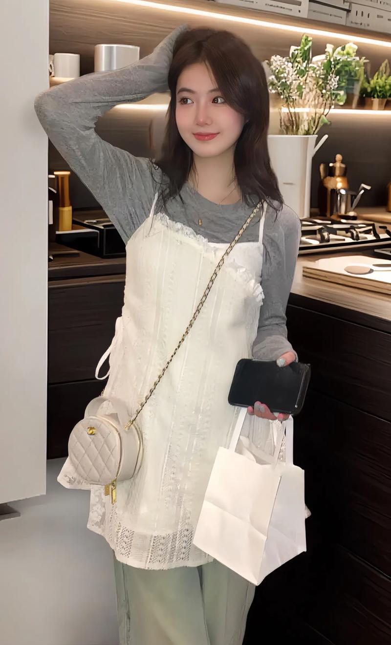 吊带服装_吊带装时尚_时尚吊带内搭