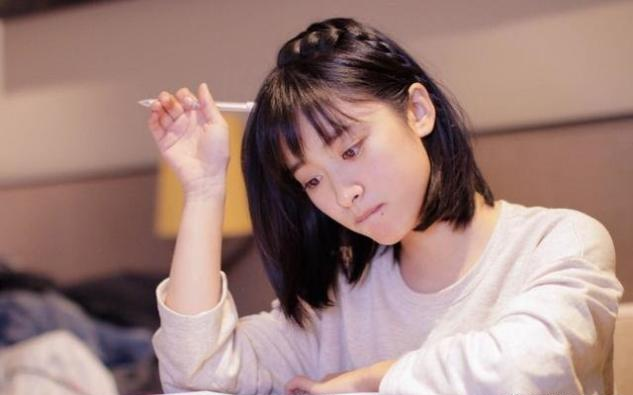 时尚短发女_短发时尚女大全集_短发时尚女2015款