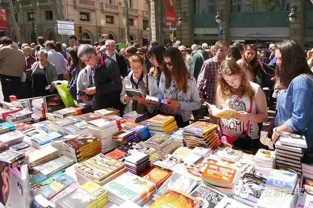 陈列架展示架效果图_陈列品是什么东西_时尚洋品店陈列橱窗