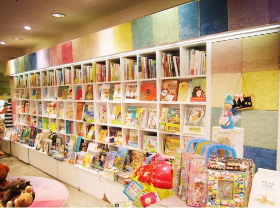 时尚洋品店陈列橱窗_陈列架展示架效果图_陈列品是什么东西