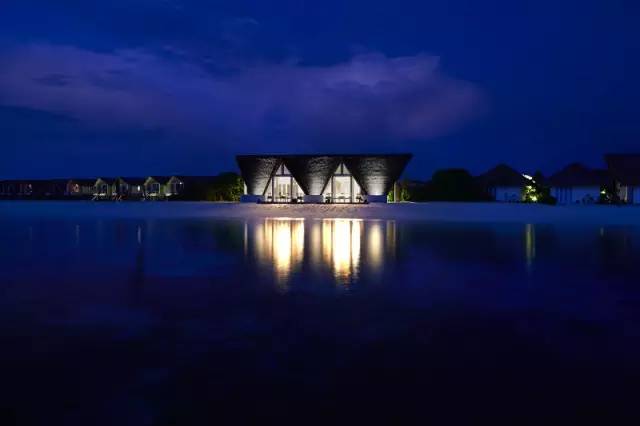 马尔代夫伊露岛旅游攻略-马尔代夫伊瑚鲁岛(图14) 马尔代夫伊露薇莉岛_马尔代夫伊瑚鲁岛_马尔代夫伊露岛旅游攻略