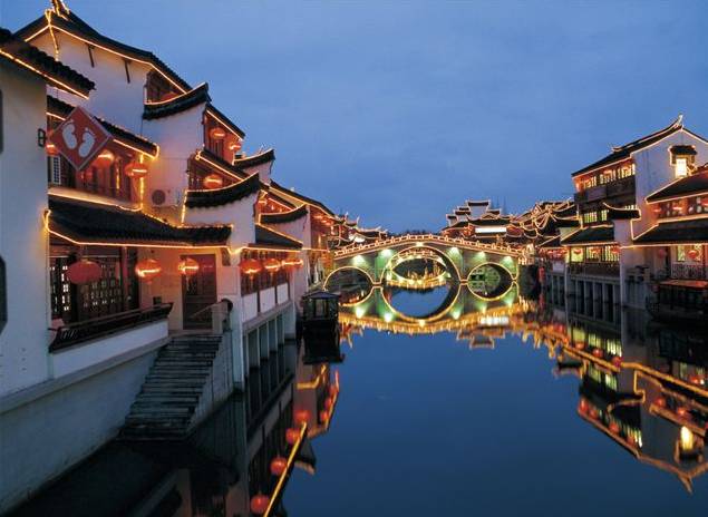 上海夜景旅游景点_上海夜景旅游攻略_夜景上海攻略旅游景点推荐