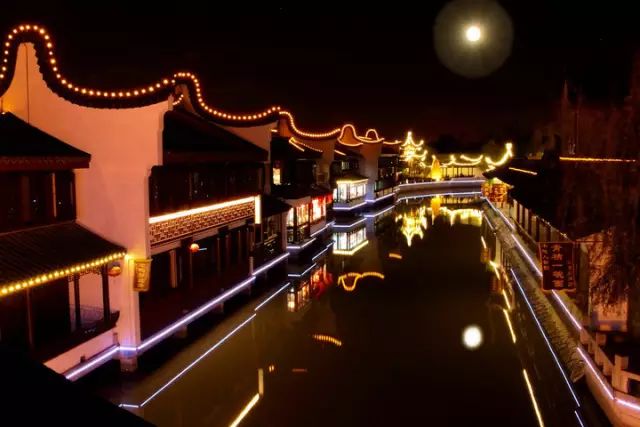 上海夜景旅游景点_夜景上海攻略旅游景点推荐_上海夜景旅游攻略
