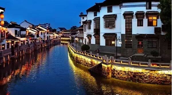 上海夜景旅游景点_上海夜景旅游攻略_夜景上海攻略旅游景点推荐