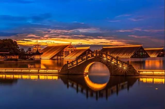 夜景上海攻略旅游景点推荐_上海夜景旅游攻略_上海夜景旅游景点