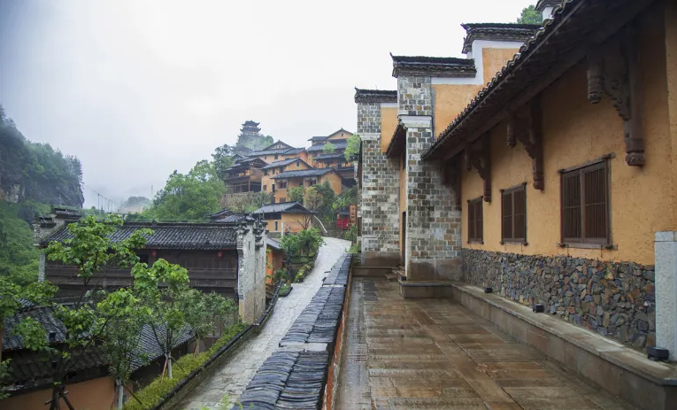 坐火车到三清山哪站下_乘火车游三清山旅游攻略_三清山在哪个火车站下车