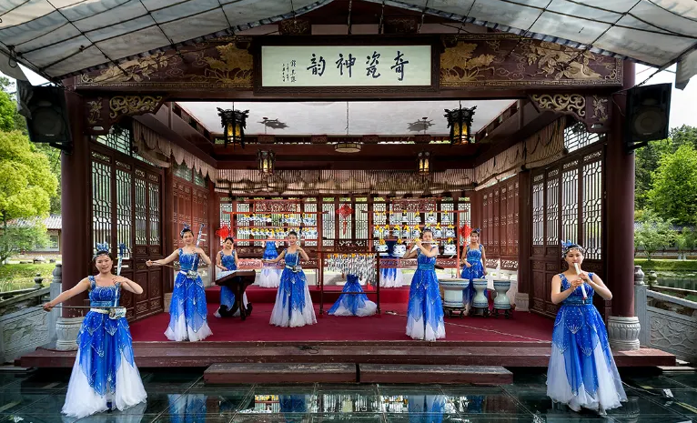 乘火车游三清山旅游攻略_坐火车到三清山哪站下_三清山在哪个火车站下车