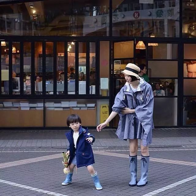 雨靴奢侈品牌_时尚品牌雨靴有哪些_时尚雨靴品牌