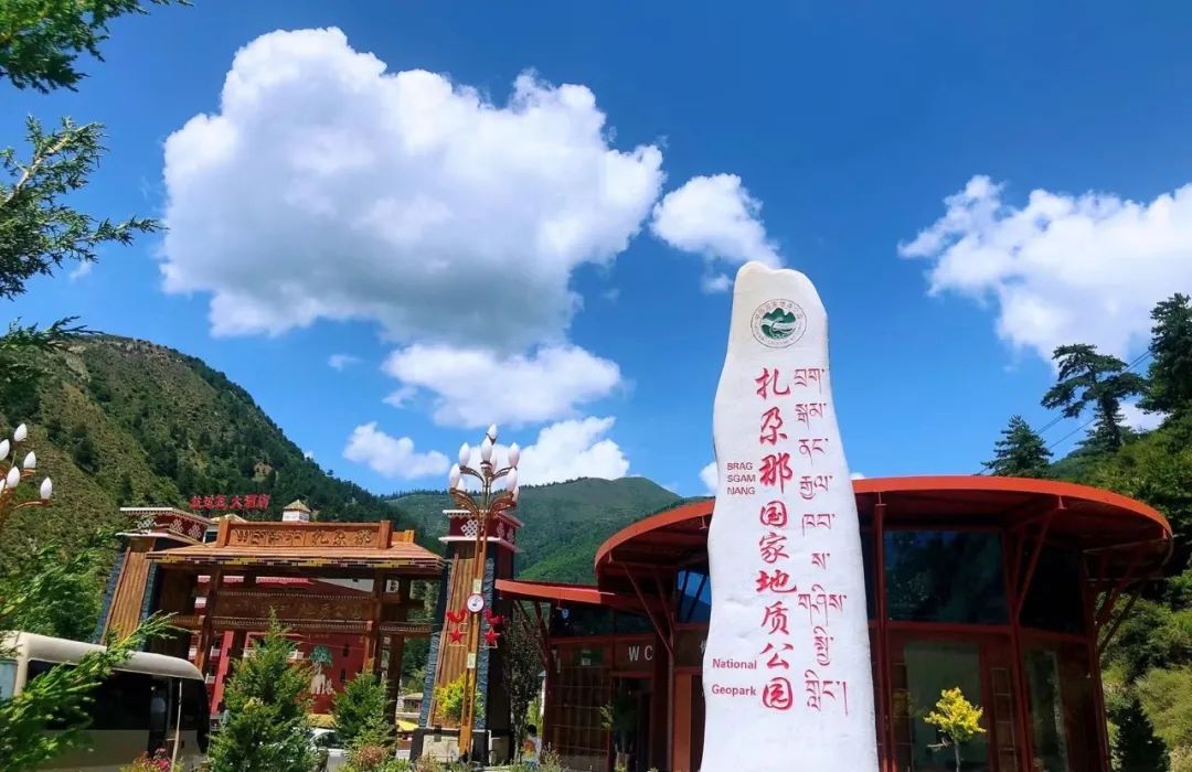 兰州至夏河路上有景点_兰州 夏河 旅游攻略_兰州夏河海拔多少米