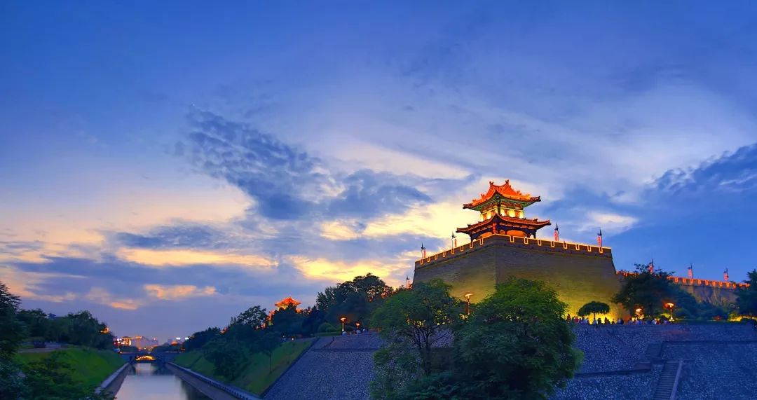 西安到延安旅游攻略_到西安延安旅游大概要多少费用_延安到西安旅游景点