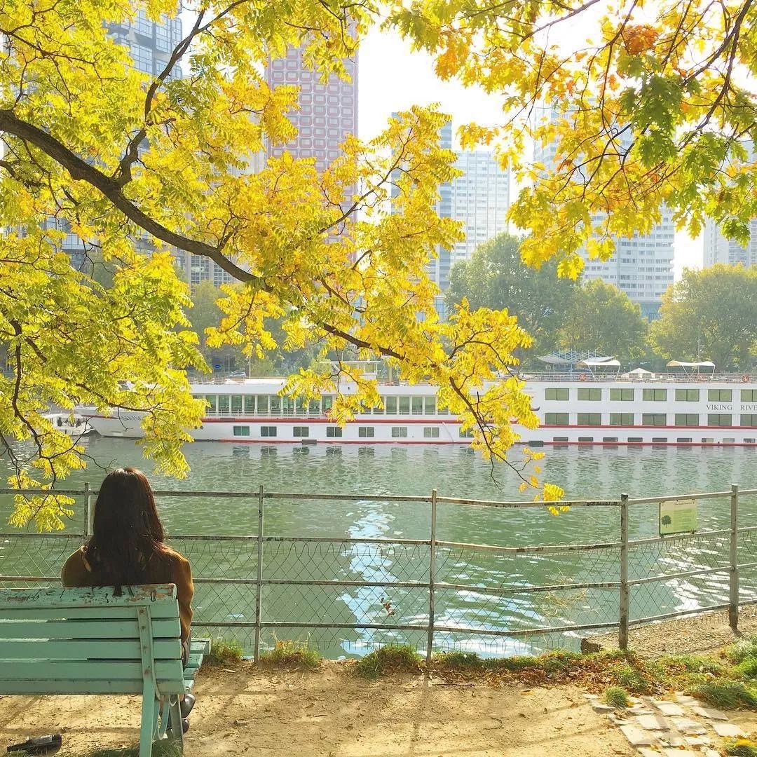 背影性感图片唯美伤感_背影图女唯美_时尚性感动态女性背影图片