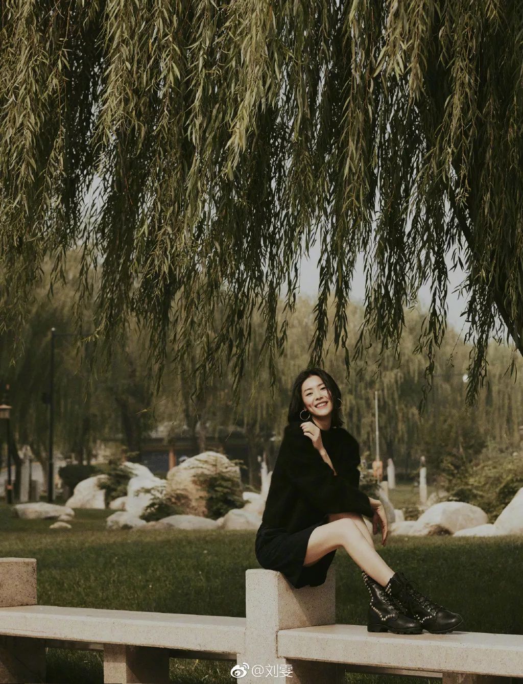 时尚性感动态女性背影图片_背影性感图片唯美伤感_背影图女唯美