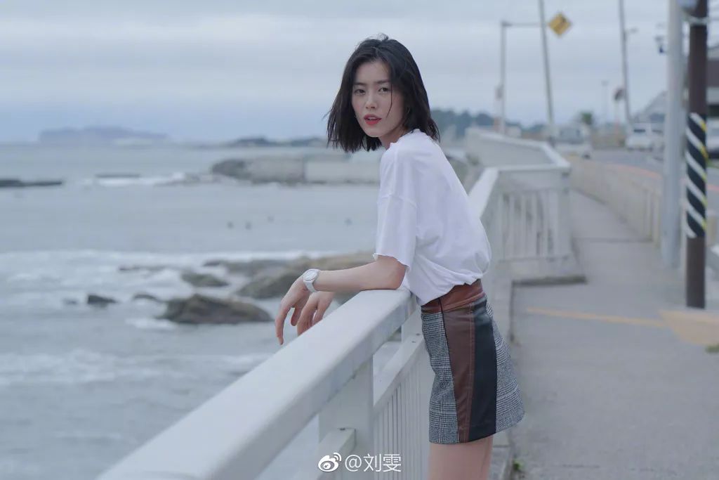 背影图女唯美_背影性感图片唯美伤感_时尚性感动态女性背影图片