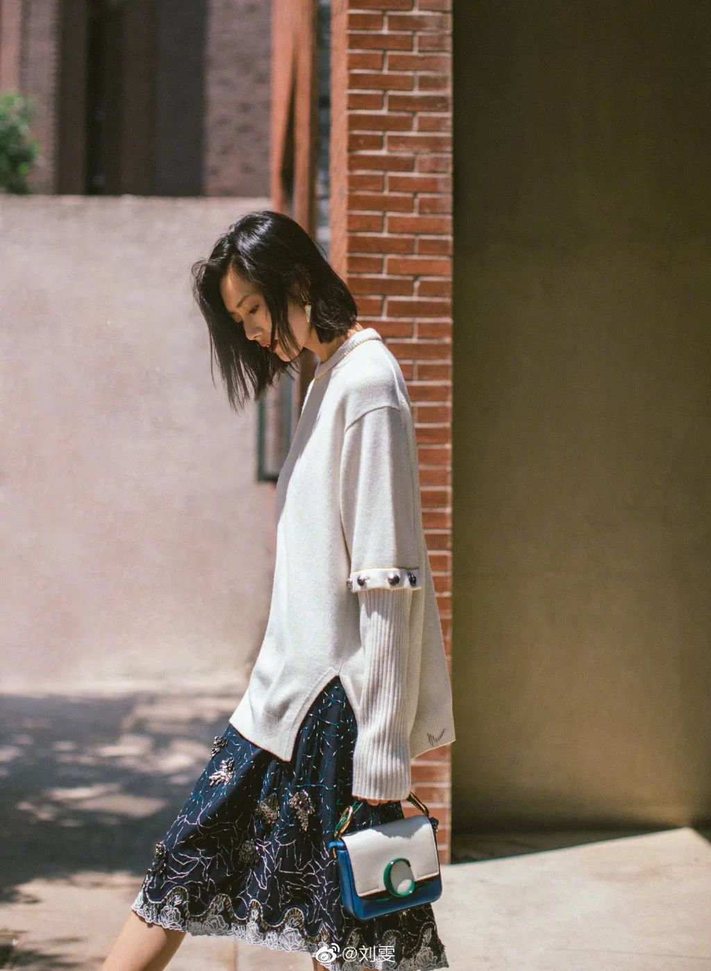 时尚性感动态女性背影图片_背影图女唯美_背影性感图片唯美伤感