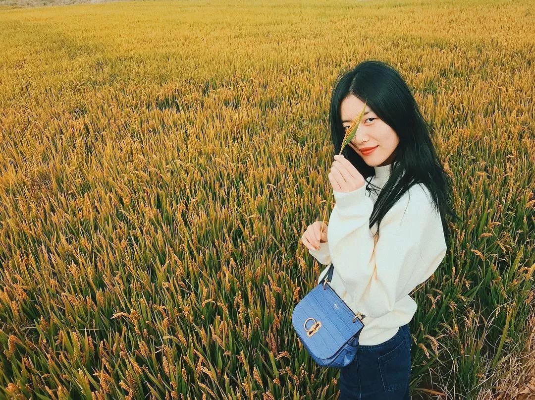 背影图女唯美_背影性感图片唯美伤感_时尚性感动态女性背影图片