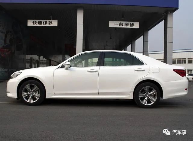 皇冠时尚和运动那个好-皇冠运动和时尚什么区别(图4) 皇冠运动服_皇冠运动和时尚什么区别_皇冠时尚和运动那个好