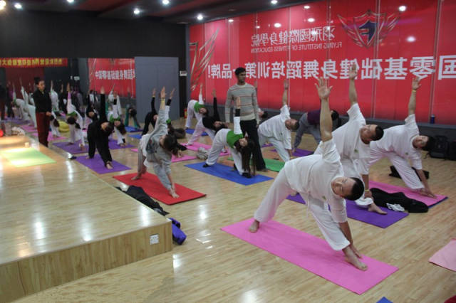 郑州时尚爵士舞-郑州爵士舞蹈(图43) 郑州jd爵士舞_郑州时尚爵士舞_郑州爵士舞蹈