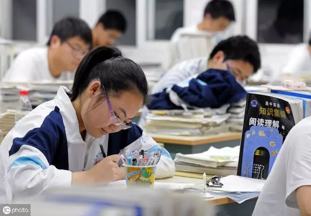 头像潮流时尚男孩_头像2021最新版潮流_时尚潮流头像男