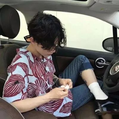 时尚潮流头像男_头像2021最新版潮流_头像潮流时尚男孩