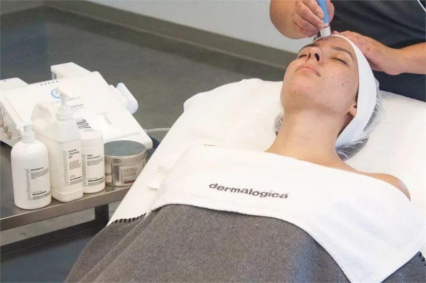 时尚彩妆护肤名品馆-护肤彩妆店名(图37) 时尚彩妆护肤名品馆_护肤彩妆店名_彩妆护肤店