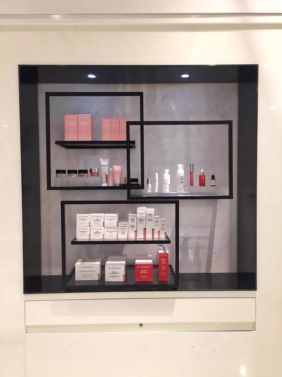 时尚彩妆护肤名品馆-护肤彩妆店名(图73) 护肤彩妆店名_时尚彩妆护肤名品馆_彩妆护肤店