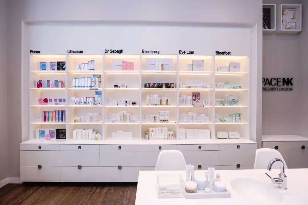 时尚彩妆护肤名品馆-护肤彩妆店名(图8) 时尚彩妆护肤名品馆_护肤彩妆店名_彩妆护肤店