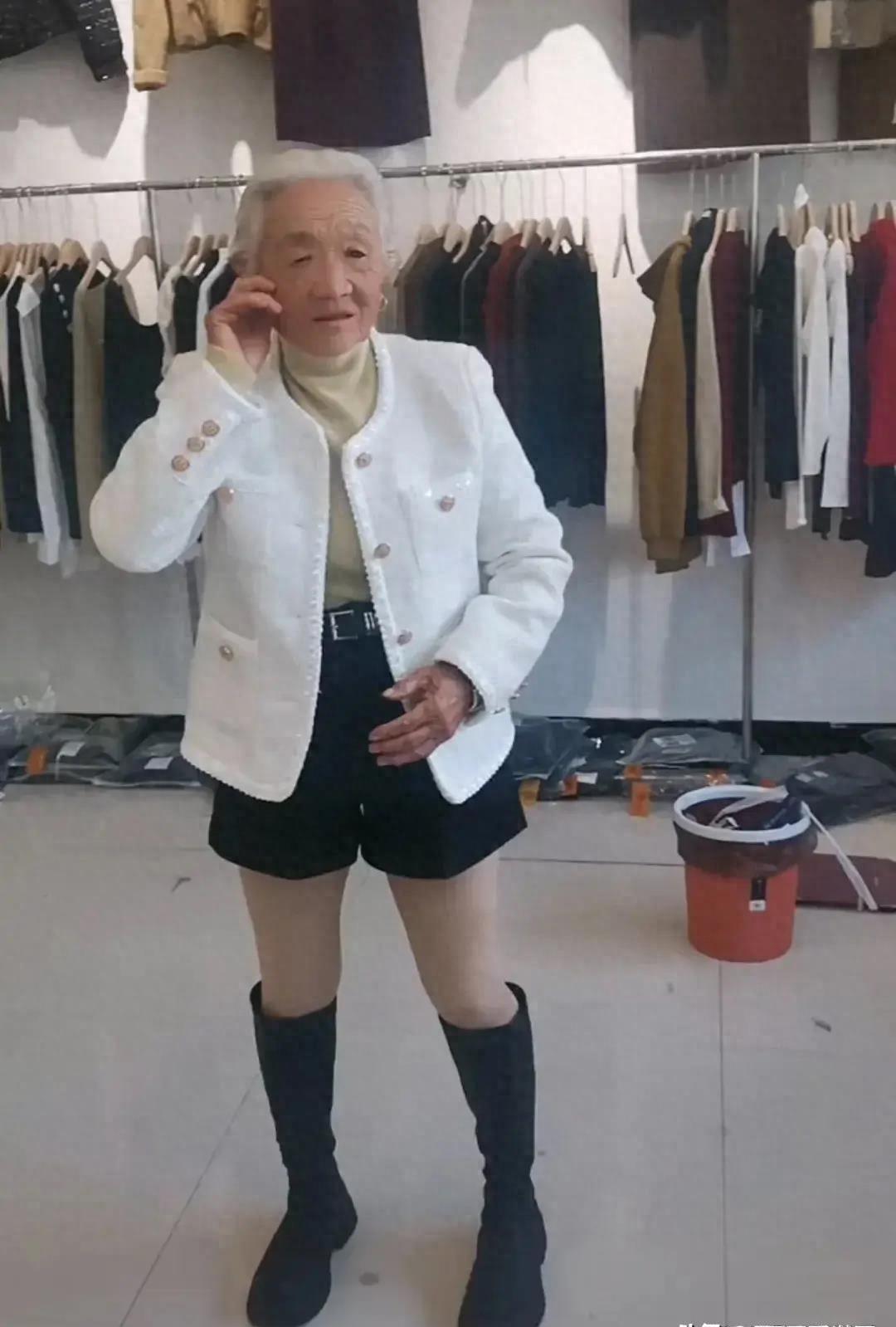 时尚女王服装店-女王服装时尚店地址