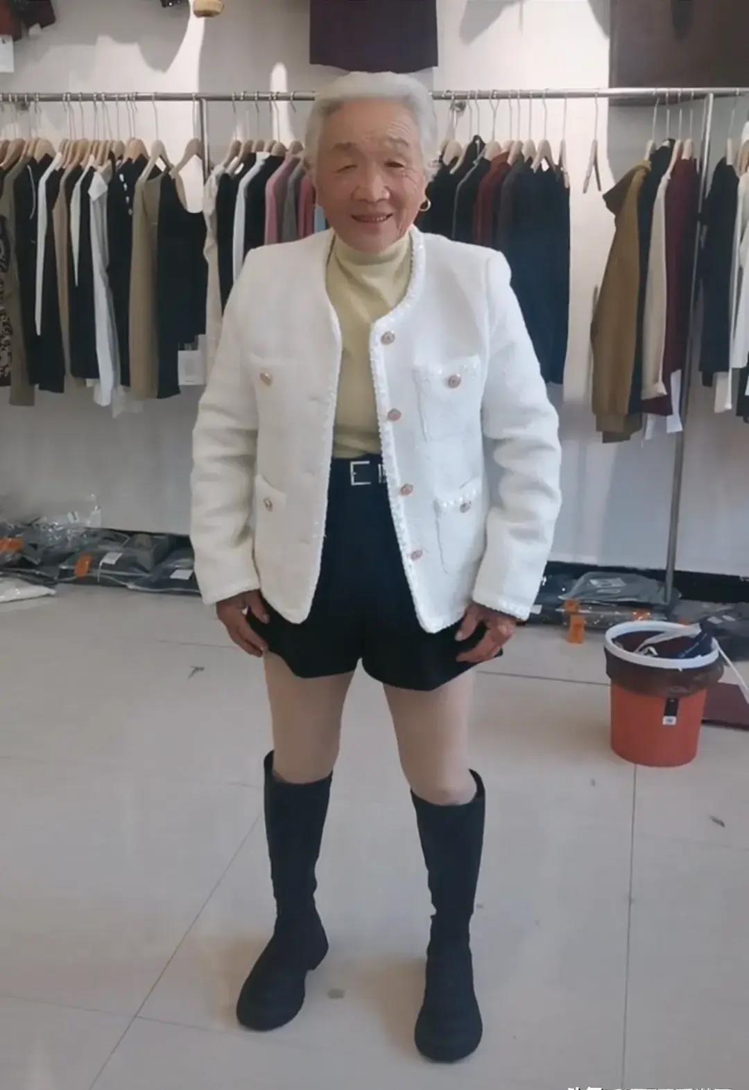 时尚女王服装店-女王服装时尚店地址(图2) 女王服装时尚店地址_女王范服装店_时尚女王服装店