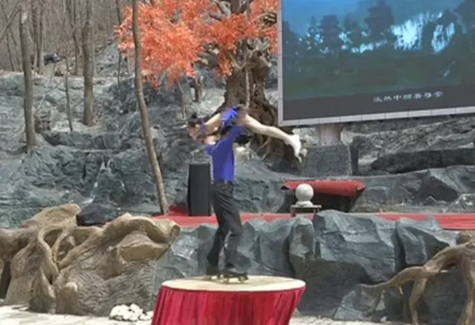 本溪关山湖旅游攻略-本溪关山湖景区门票多少钱(图3) 本溪关山湖景区门票多少钱_本溪关山湖旅游攻略_本溪关山湖多少钱一张门票