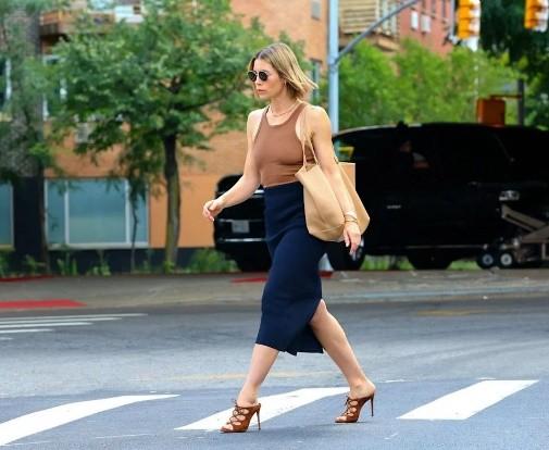 近几天欧美时尚街拍-欧美街拍2019时尚搭配(图11) 欧美街拍2019时尚搭配_欧美街拍2020秋冬_近几天欧美时尚街拍