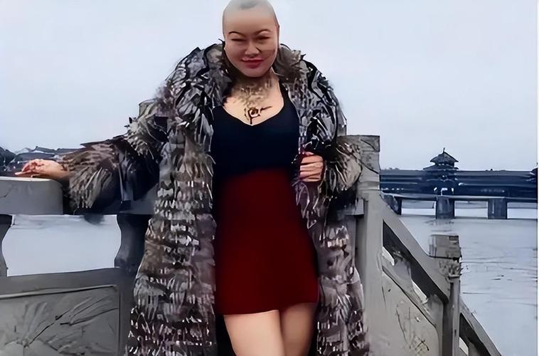 时尚女王服装店-女王服装店连锁店(图2) 女王服装时尚店地址_女王服装店连锁店_时尚女王服装店