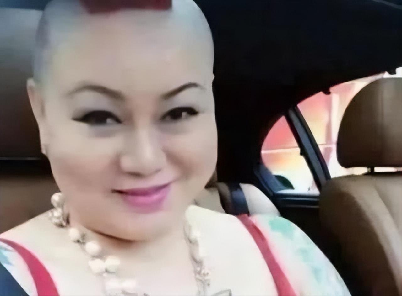 时尚女王服装店-女王服装店连锁店(图7) 时尚女王服装店_女王服装店连锁店_女王服装时尚店地址