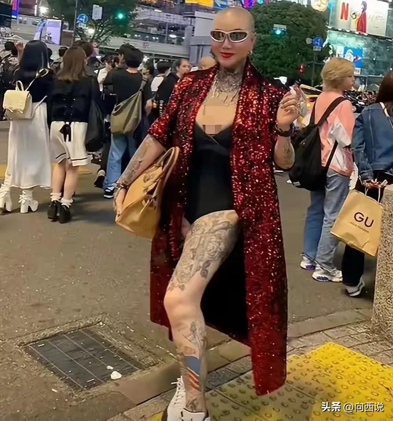 时尚女王服装店_女王服装时尚店地址_女王新款服装实体店