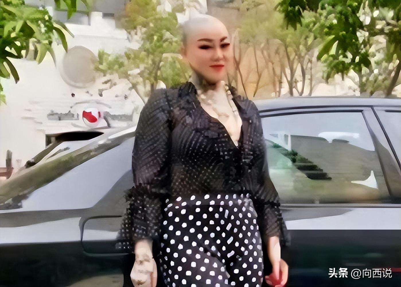 女王服装时尚店地址_女王新款服装实体店_时尚女王服装店