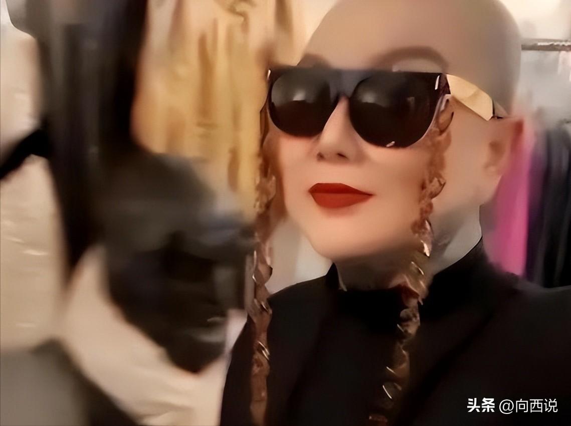 女王服装时尚店地址_时尚女王服装店_女王新款服装实体店