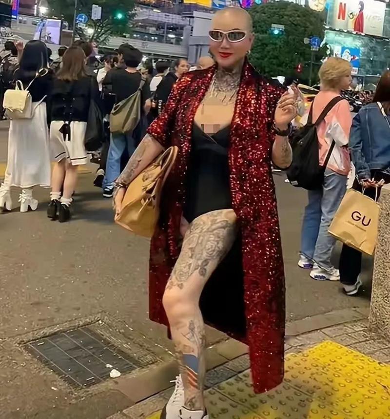 时尚女王服装店_女王新款服装实体店_女王服装店连锁店