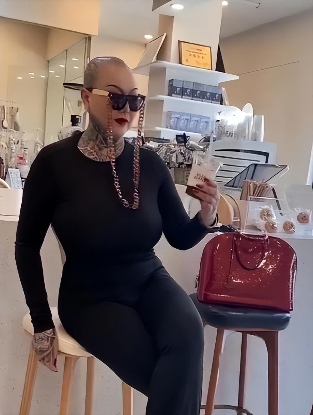 女王新款服装实体店_时尚女王服装店_女王服装店连锁店