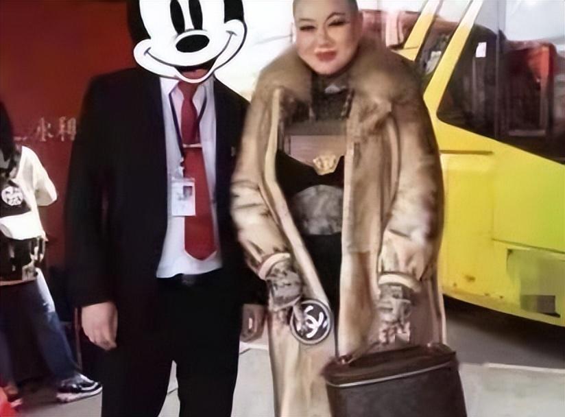 女王新款服装实体店_时尚女王服装店_女王服装店连锁店