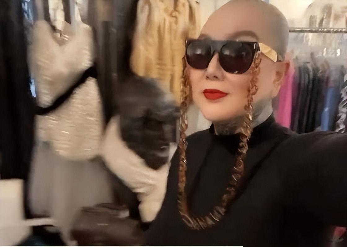 女王服装店连锁店_女王新款服装实体店_时尚女王服装店