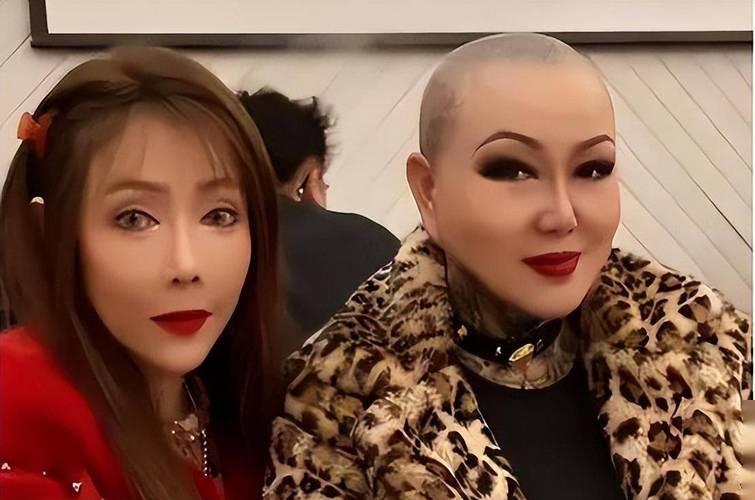 女王服装店连锁店_女王新款服装实体店_时尚女王服装店